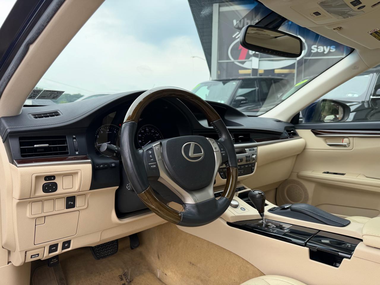 Lexus ES 350 4dr Sdn 2013