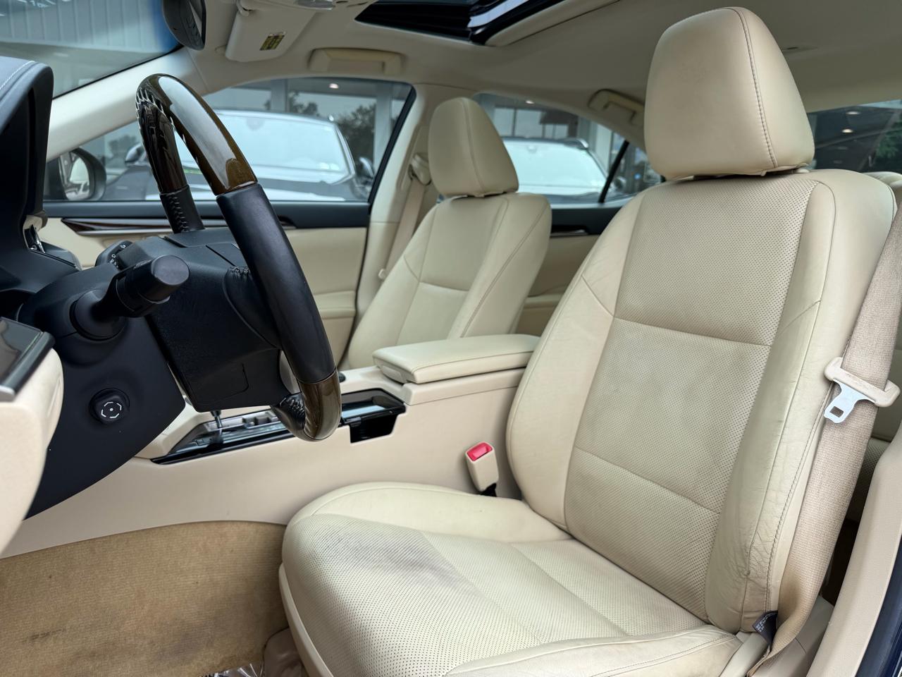 Lexus ES 350 4dr Sdn 2013