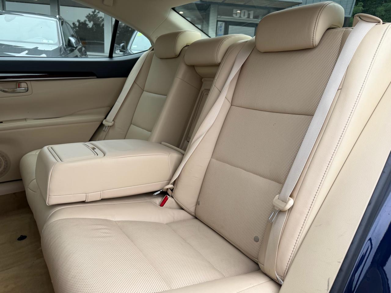 Lexus ES 350 4dr Sdn 2013