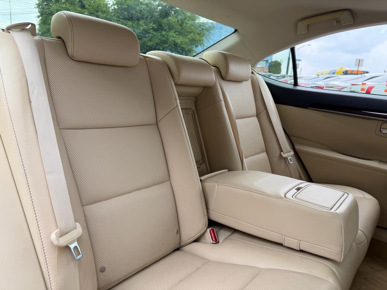 Lexus ES 350 4dr Sdn 2013