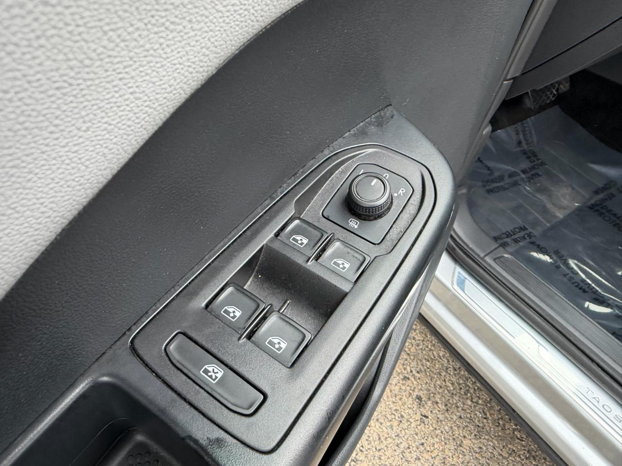 Volkswagen Taos SE FWD 2023
