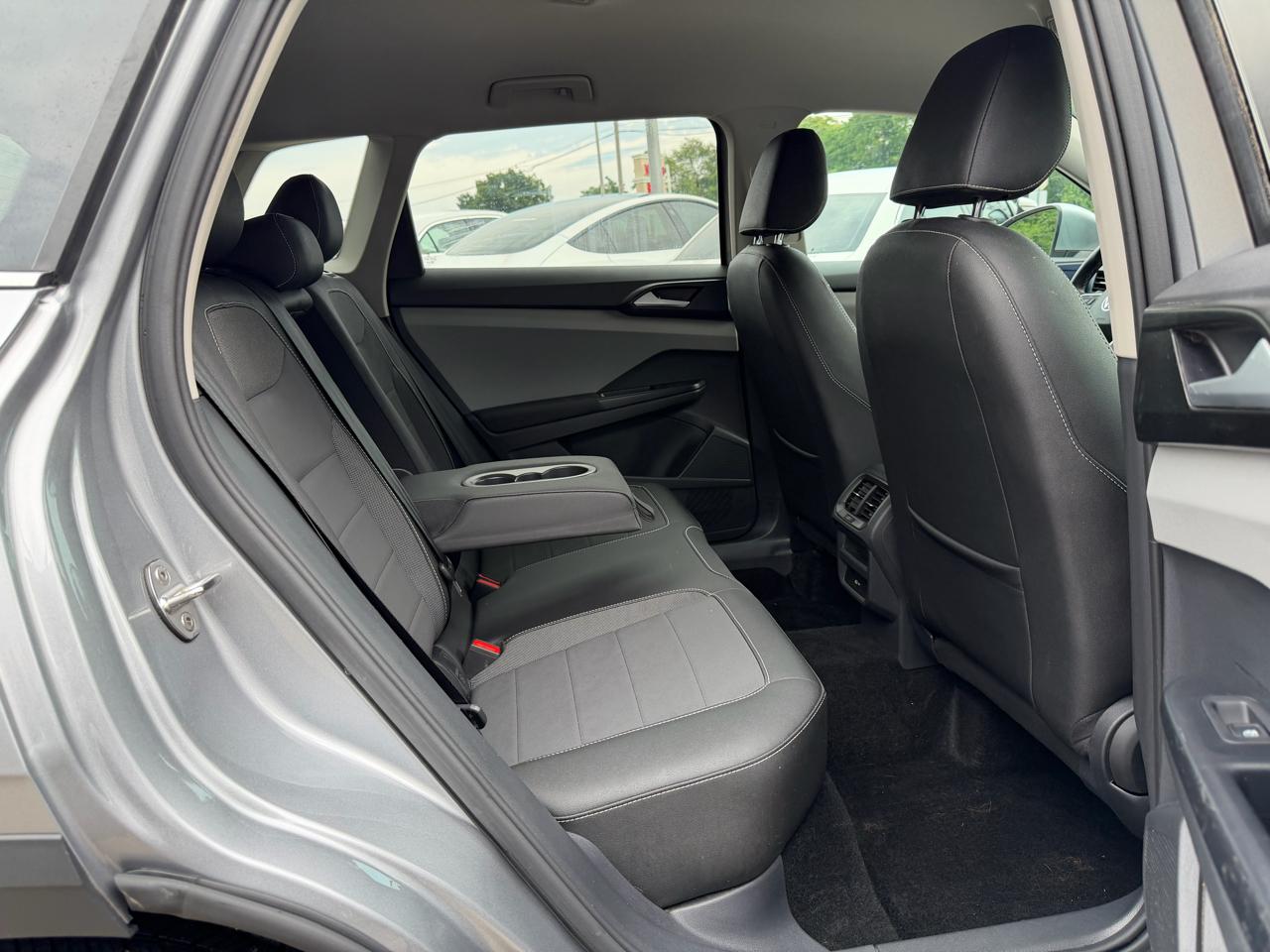 Volkswagen Taos SE FWD 2023
