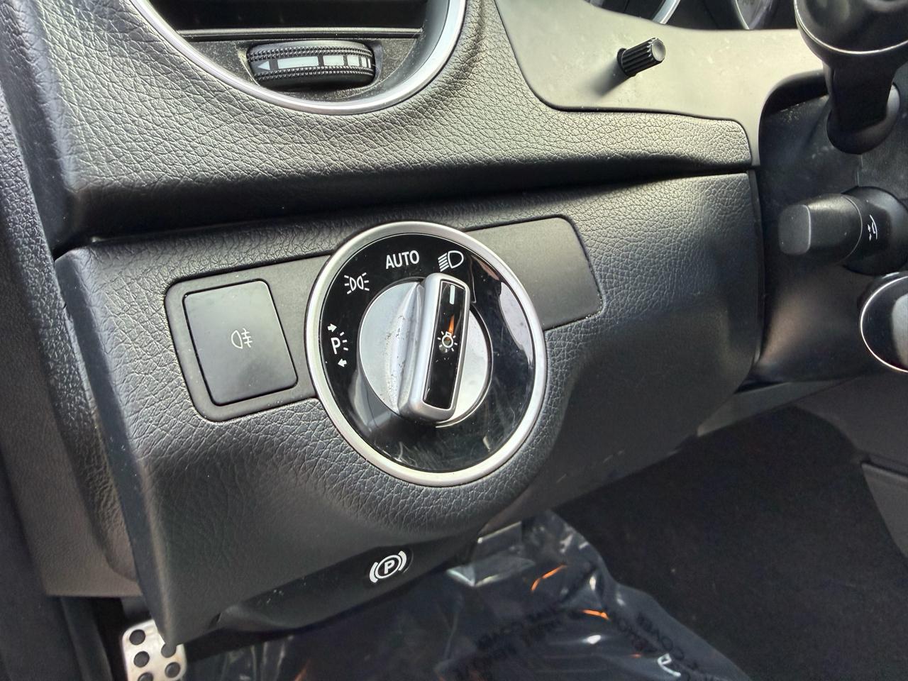 Mercedes-Benz C-Class 4dr Sdn C 300 Sport 4MATIC 2013