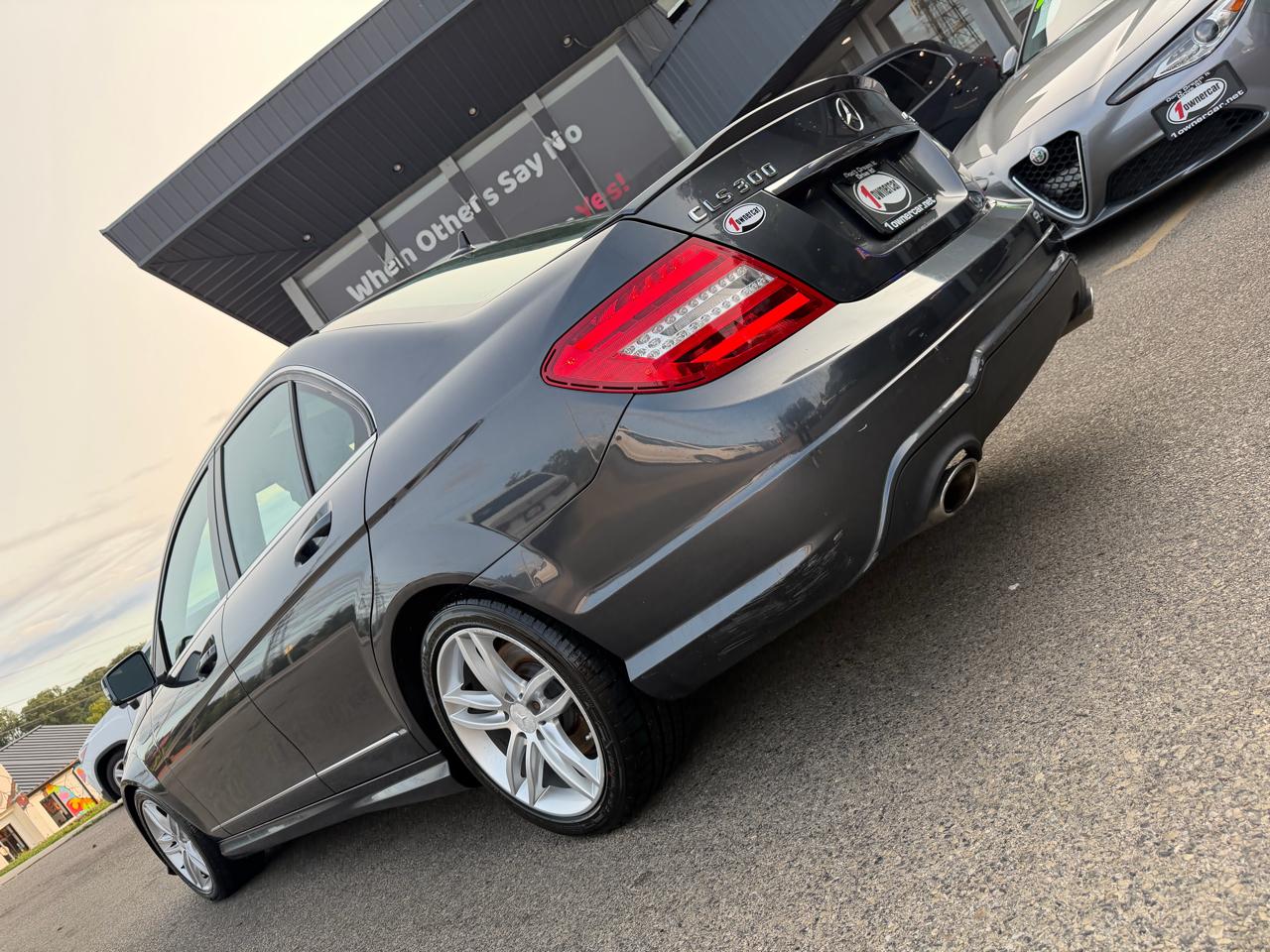 Mercedes-Benz C-Class 4dr Sdn C 300 Sport 4MATIC 2013