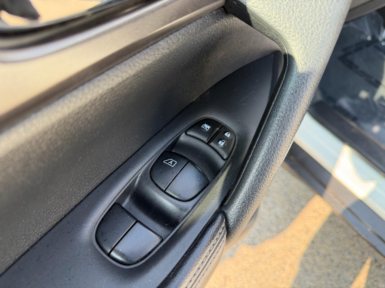 Nissan Rogue AWD 4dr SV 2016