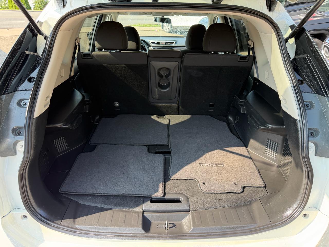 Nissan Rogue AWD 4dr SV 2016