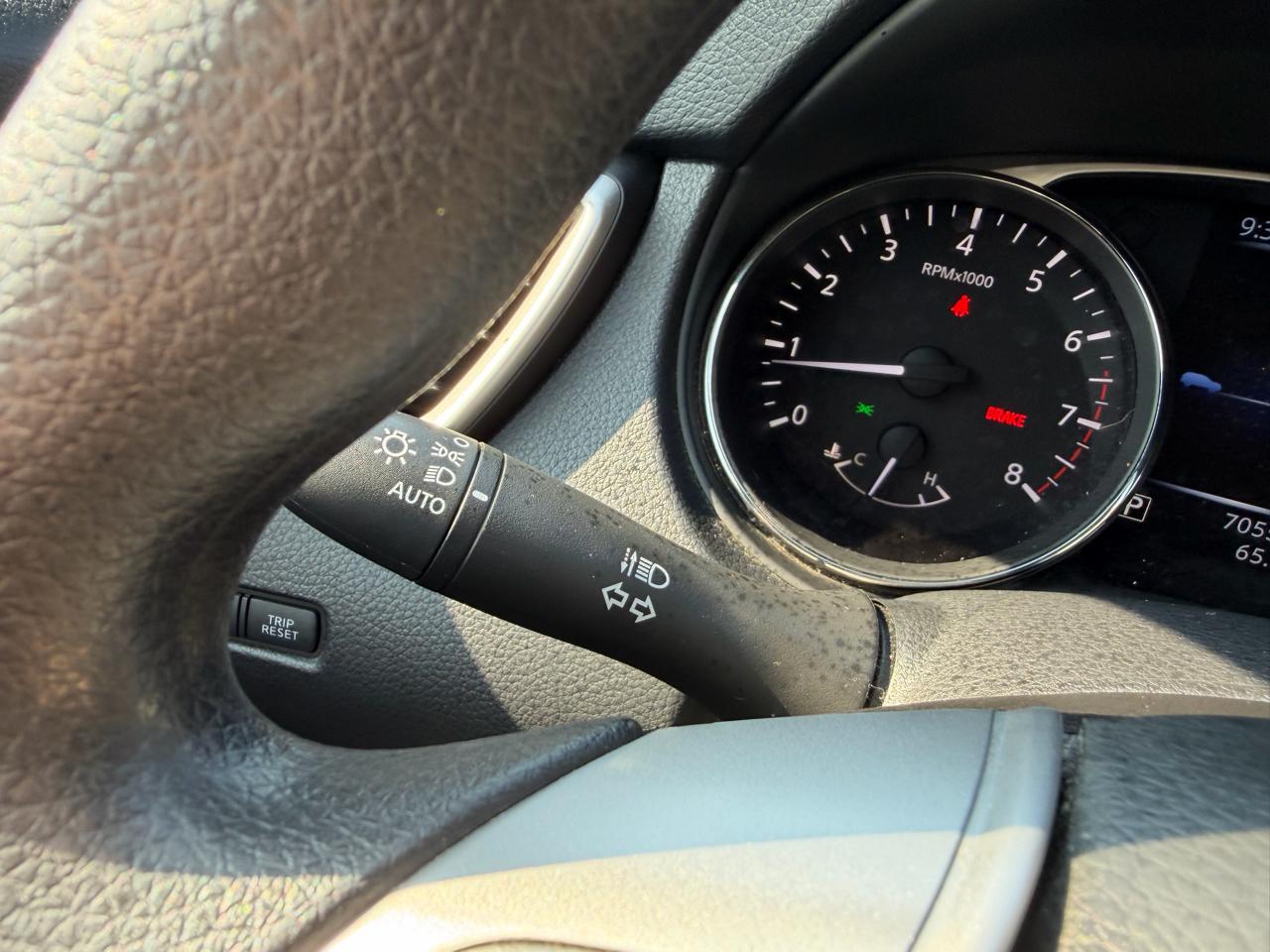 Nissan Rogue AWD 4dr SV 2016