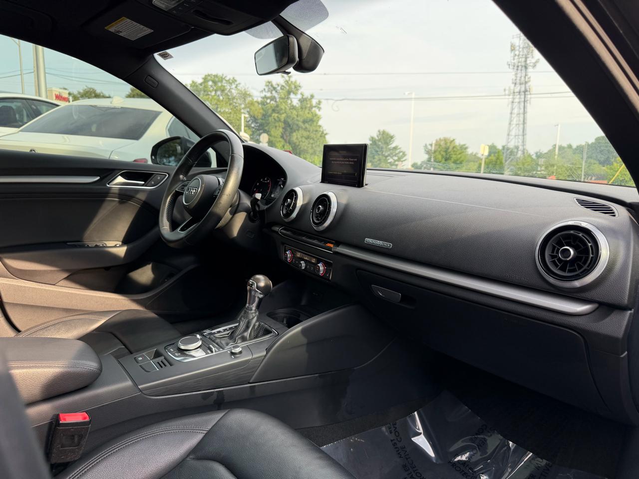 Audi A3 Sedan Premium 45 TFSI quattro 2019
