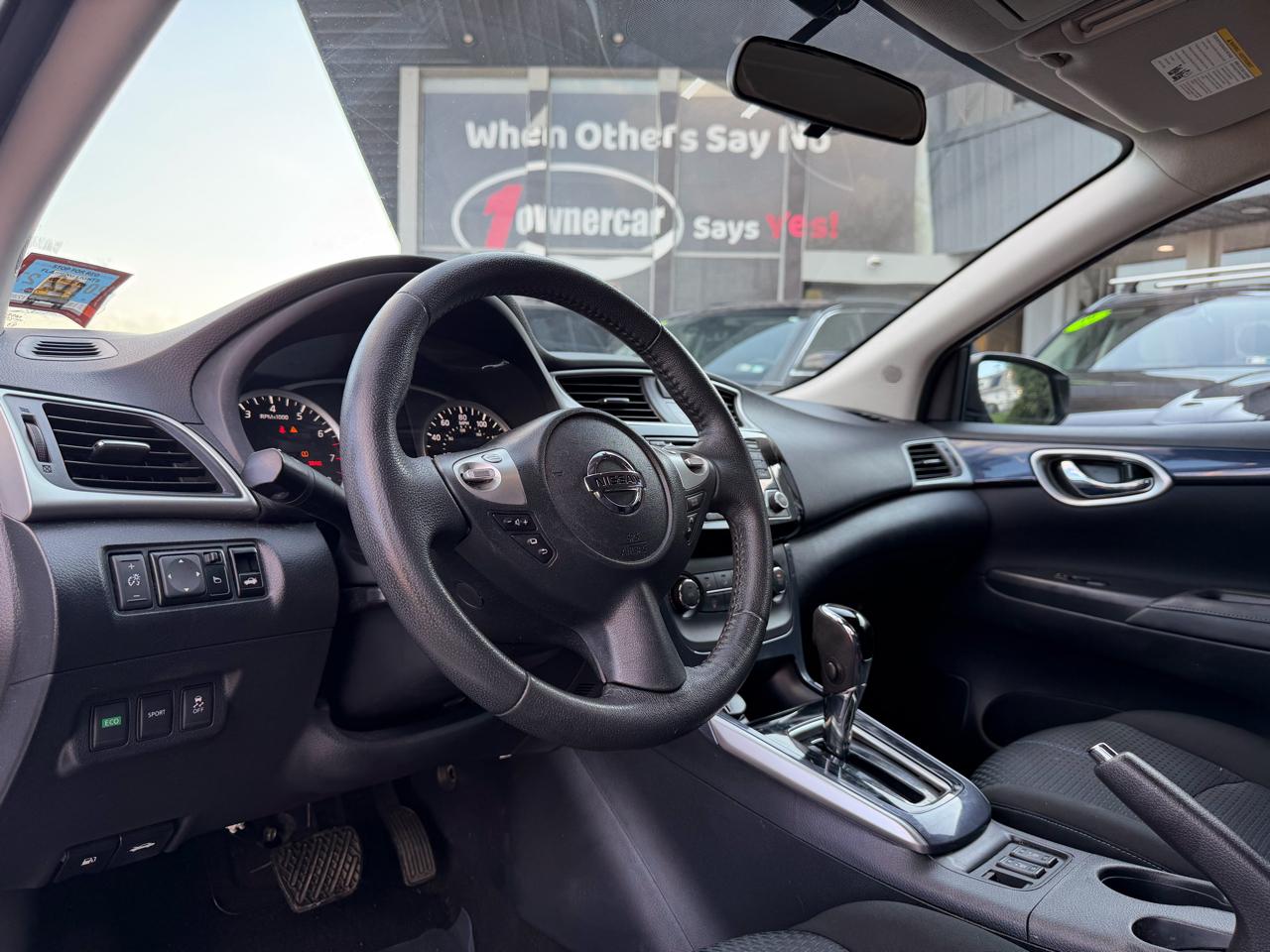 Nissan Sentra 4dr Sdn I4 CVT SR 2016