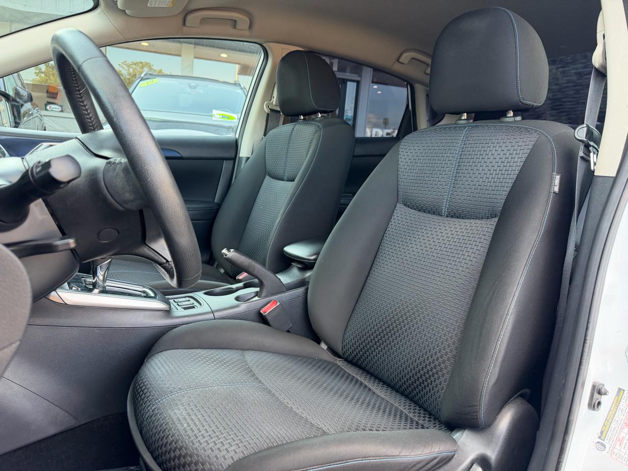Nissan Sentra 4dr Sdn I4 CVT SR 2016
