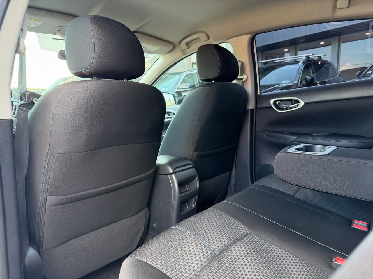 Nissan Sentra 4dr Sdn I4 CVT SR 2016