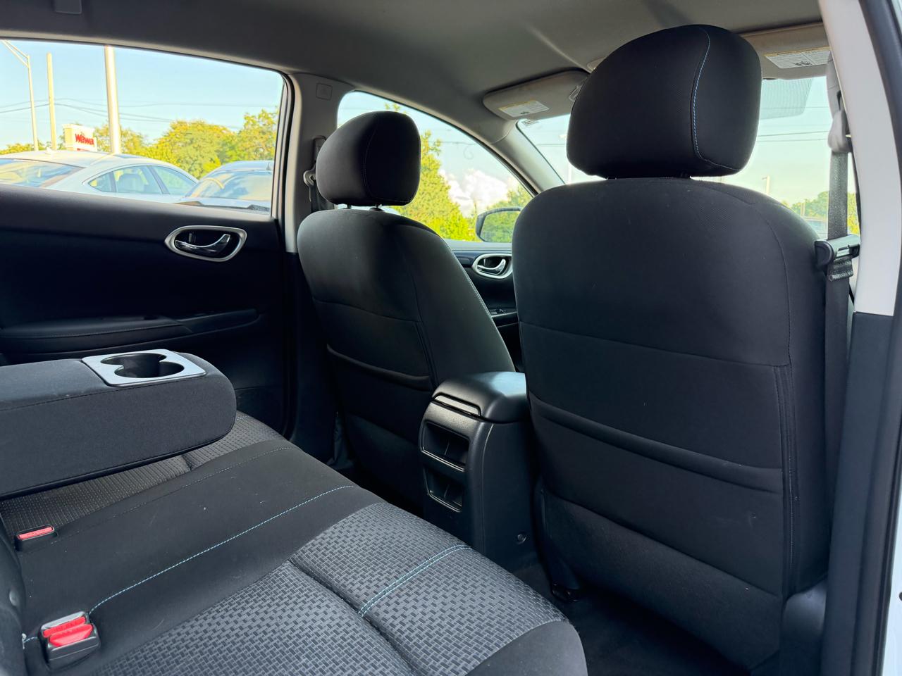 Nissan Sentra 4dr Sdn I4 CVT SR 2016