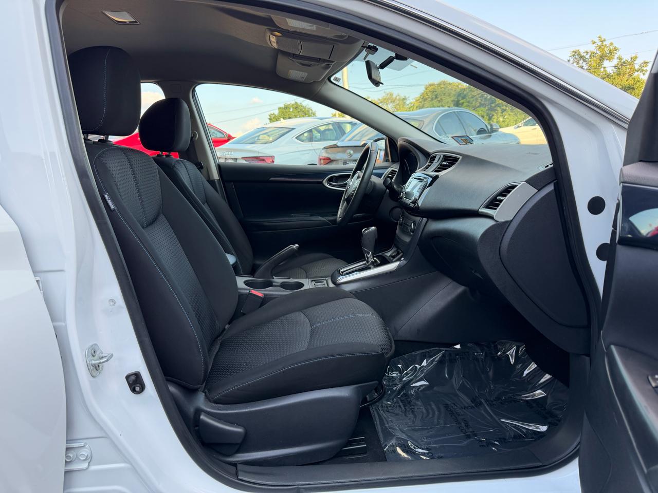 Nissan Sentra 4dr Sdn I4 CVT SR 2016