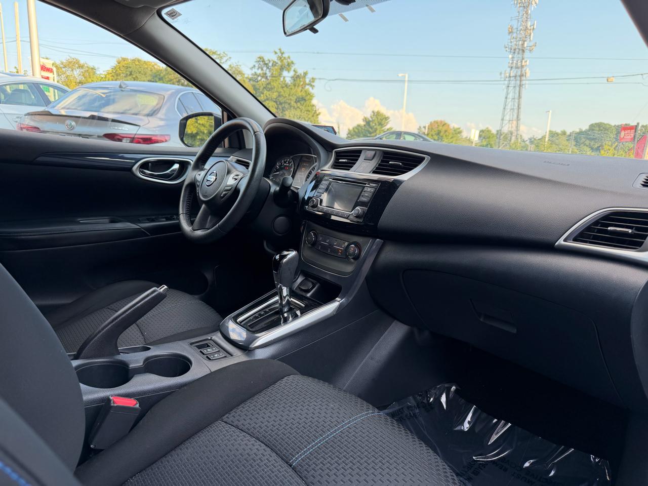 Nissan Sentra 4dr Sdn I4 CVT SR 2016