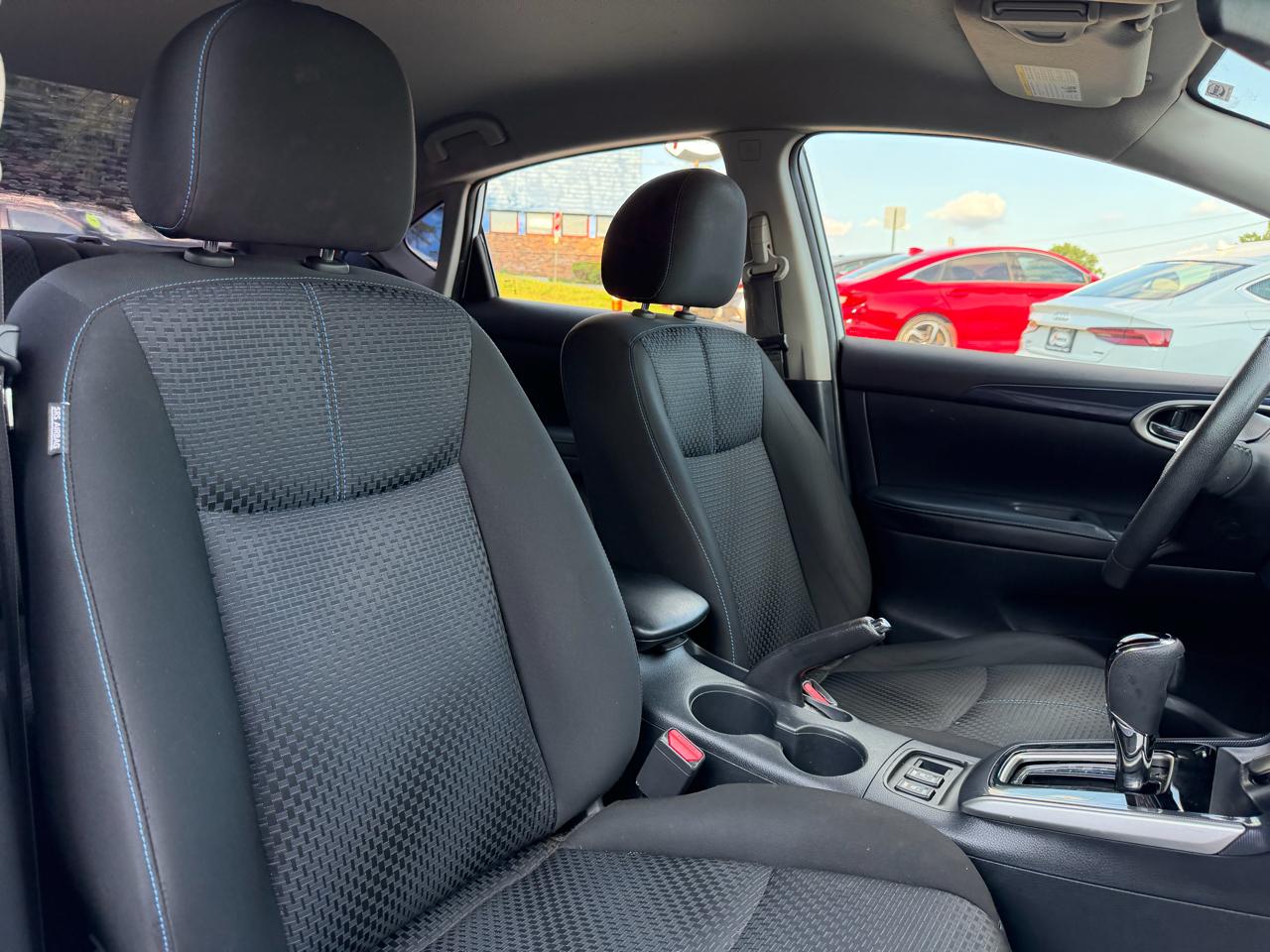 Nissan Sentra 4dr Sdn I4 CVT SR 2016