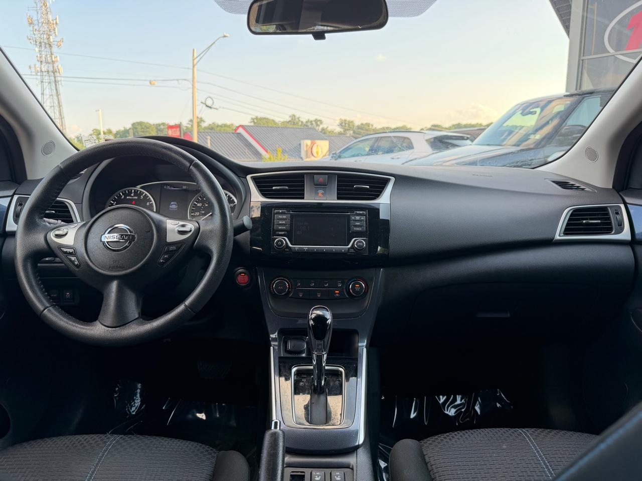 Nissan Sentra 4dr Sdn I4 CVT SR 2016