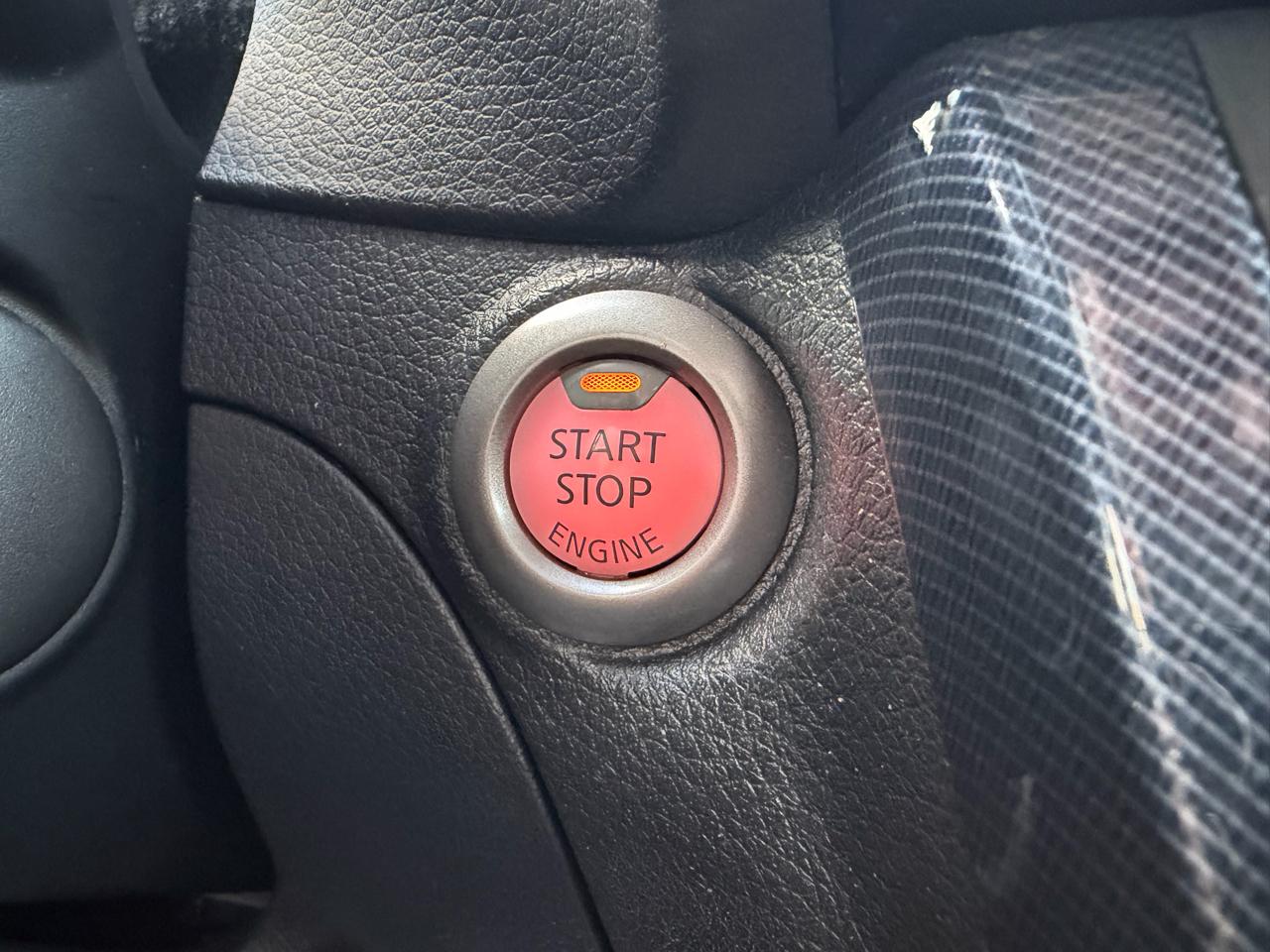 Nissan Sentra 4dr Sdn I4 CVT SR 2016