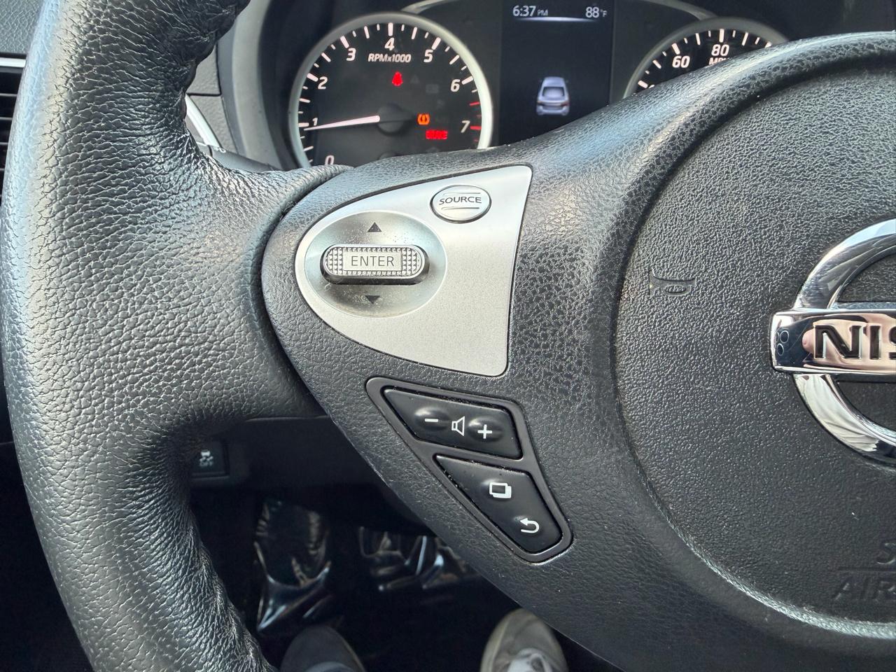 Nissan Sentra 4dr Sdn I4 CVT SR 2016