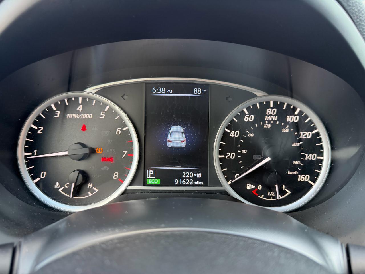 Nissan Sentra 4dr Sdn I4 CVT SR 2016