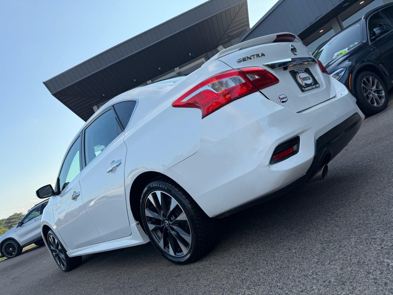 Nissan Sentra 4dr Sdn I4 CVT SR 2016