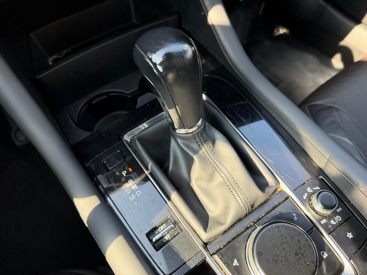 Mazda Mazda3 Sedan FWD w/Premium Pkg 2019