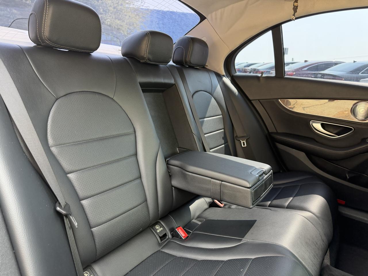Mercedes-Benz C-Class 4dr Sdn C 300 4MATIC 2015