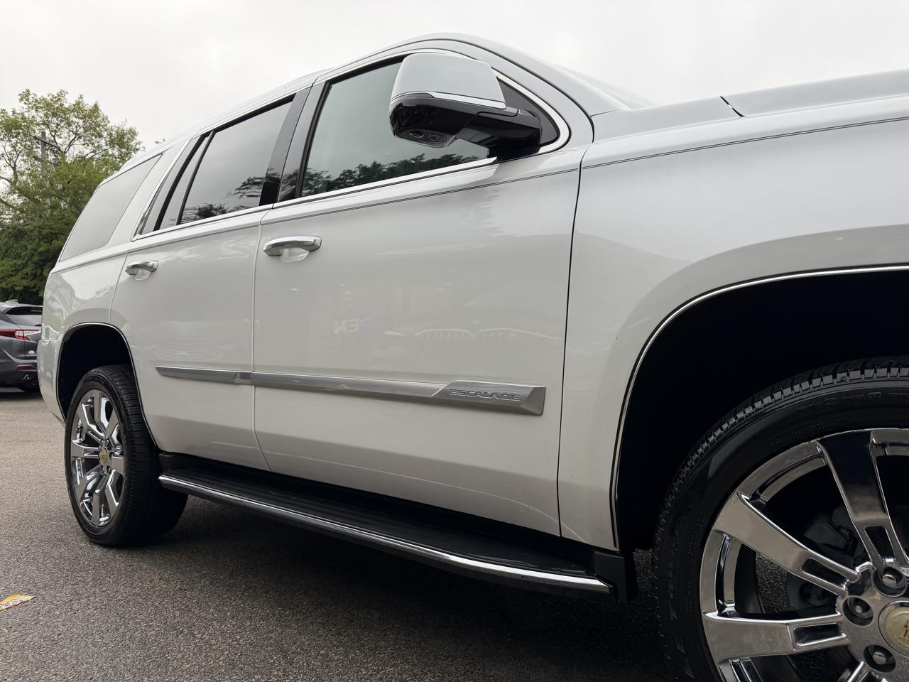 Cadillac Escalade 4WD 4dr Luxury 2017