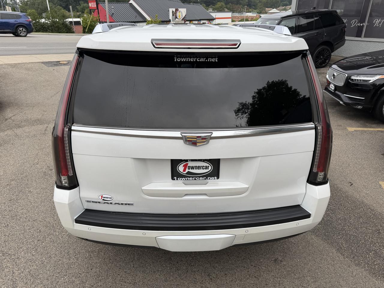Cadillac Escalade 4WD 4dr Luxury 2017