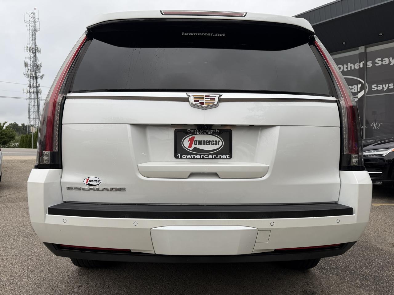 Cadillac Escalade 4WD 4dr Luxury 2017