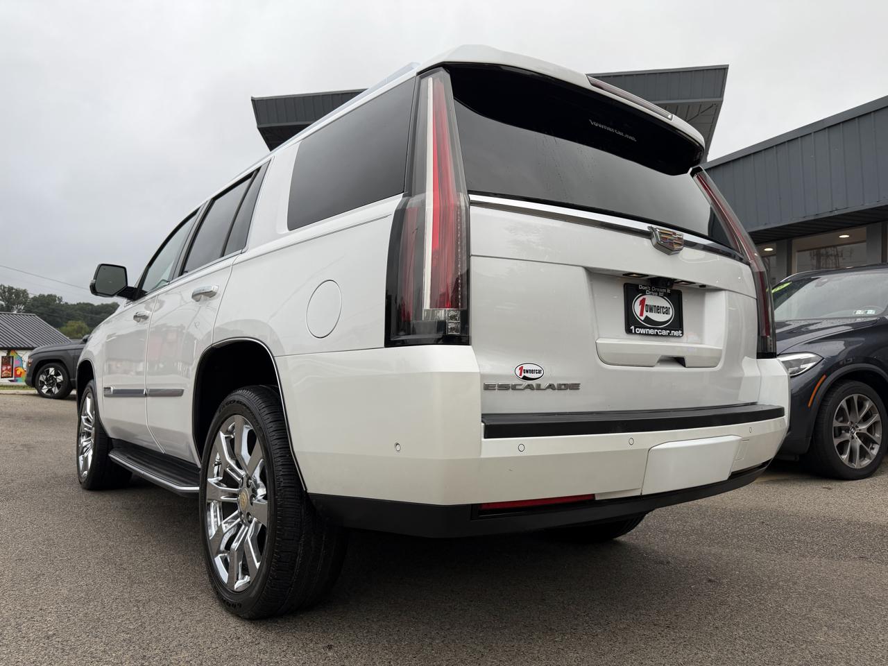 Cadillac Escalade 4WD 4dr Luxury 2017