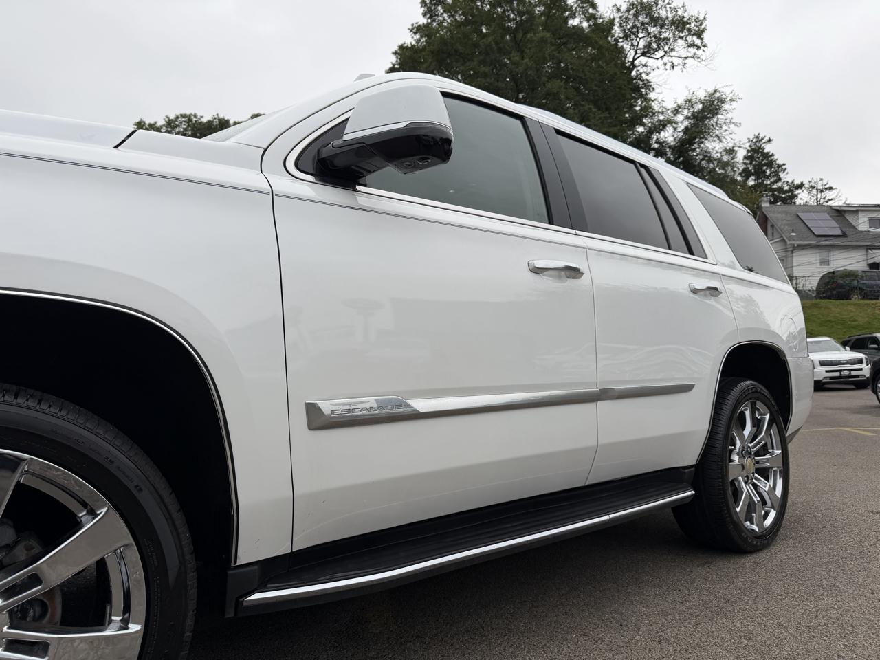 Cadillac Escalade 4WD 4dr Luxury 2017