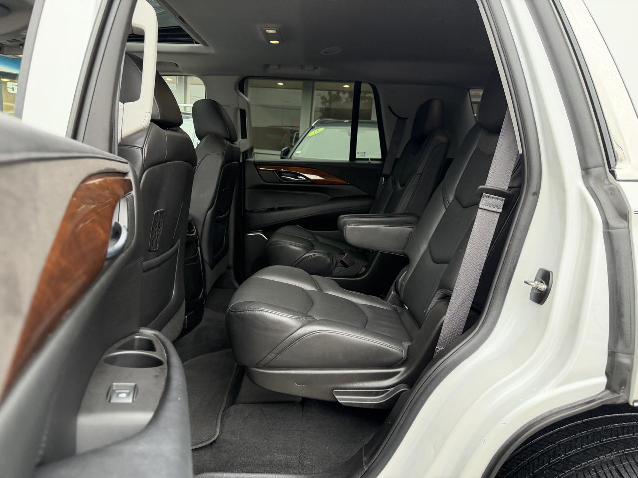 Cadillac Escalade 4WD 4dr Luxury 2017