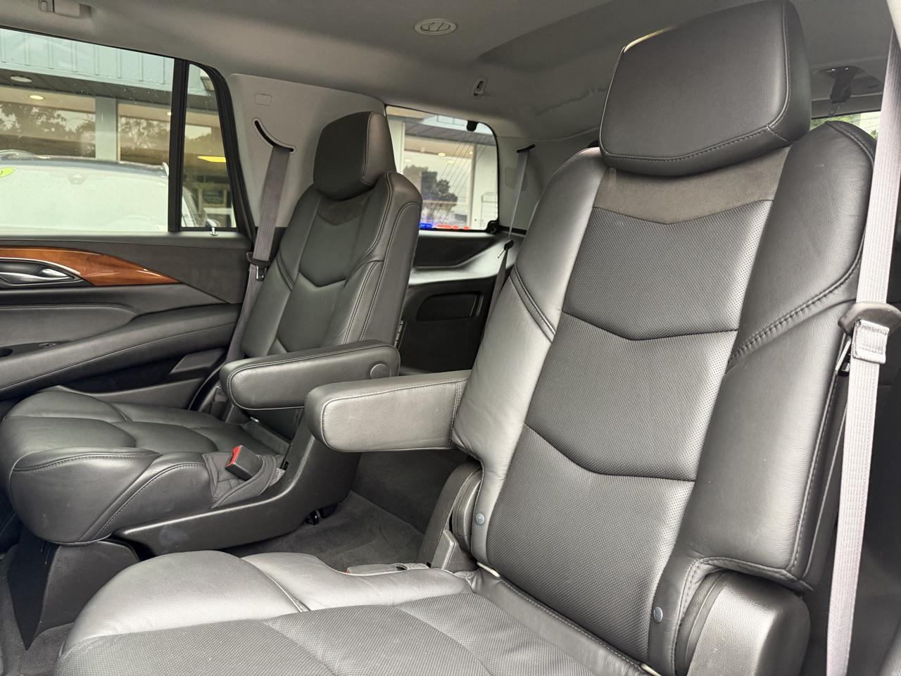 Cadillac Escalade 4WD 4dr Luxury 2017