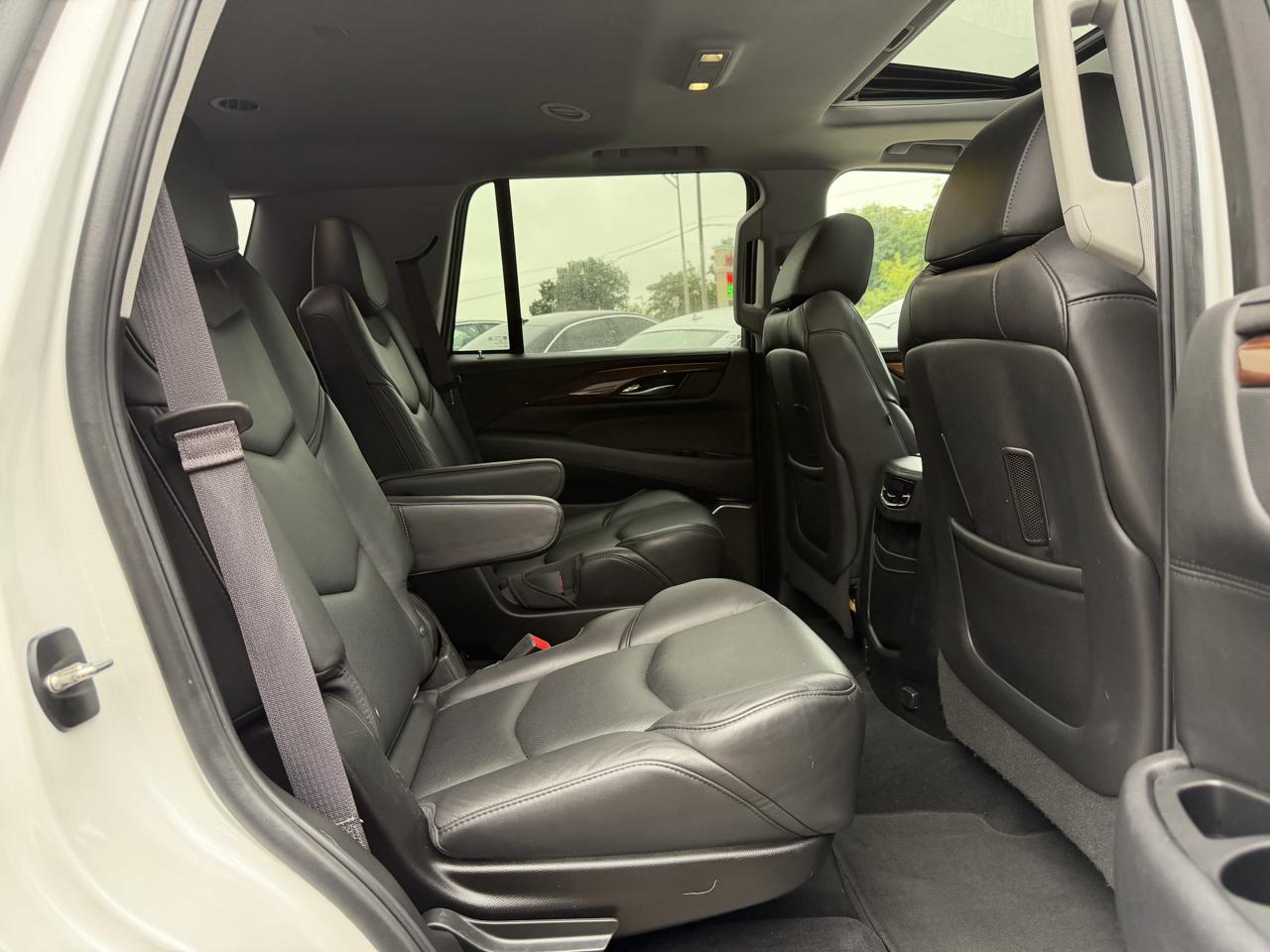Cadillac Escalade 4WD 4dr Luxury 2017
