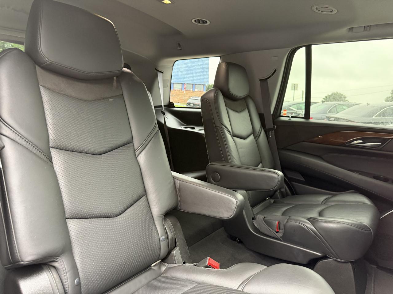 Cadillac Escalade 4WD 4dr Luxury 2017