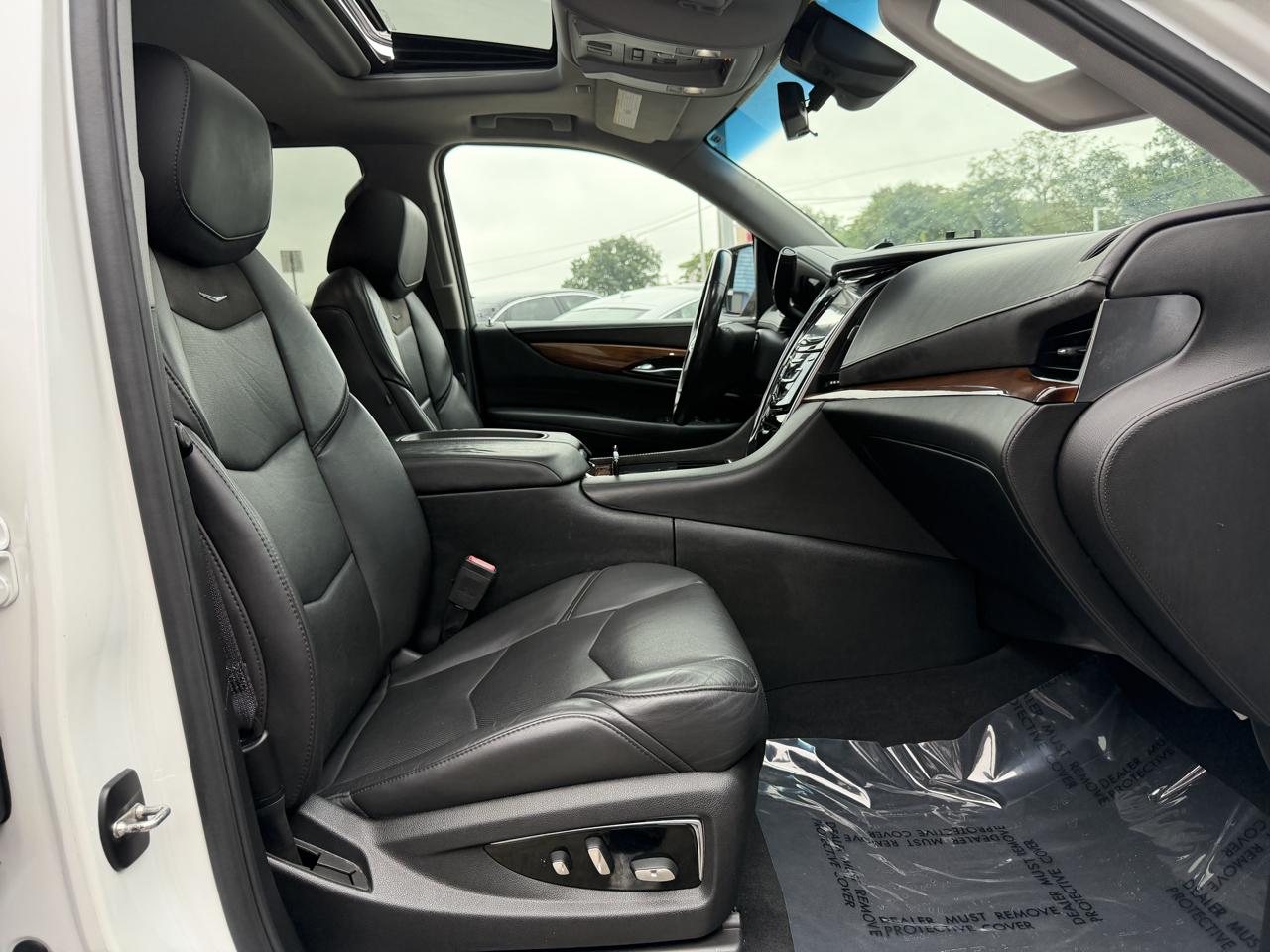 Cadillac Escalade 4WD 4dr Luxury 2017