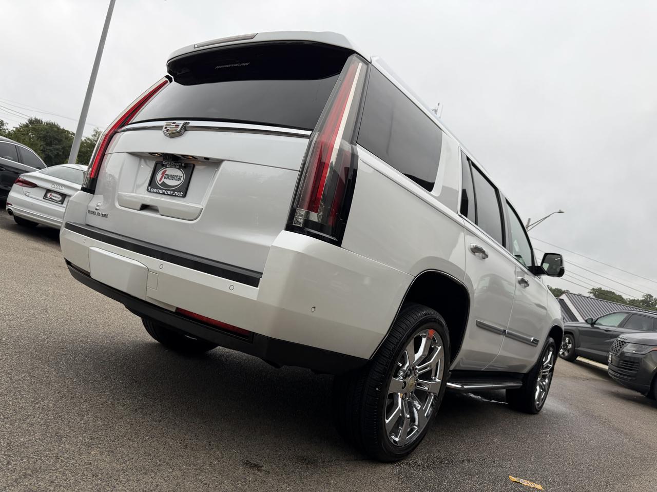 Cadillac Escalade 4WD 4dr Luxury 2017