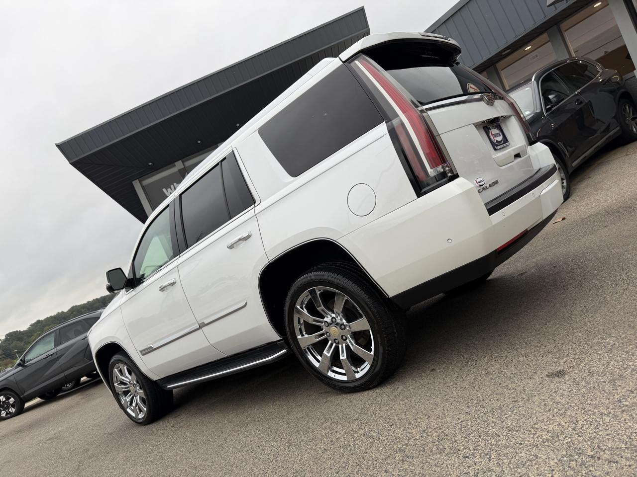 Cadillac Escalade 4WD 4dr Luxury 2017