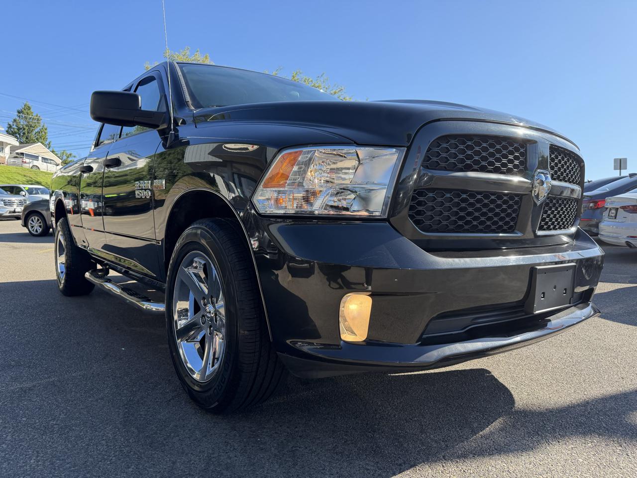 RAM 1500 Express 4x4 Quad Cab 6'4" Box 2017