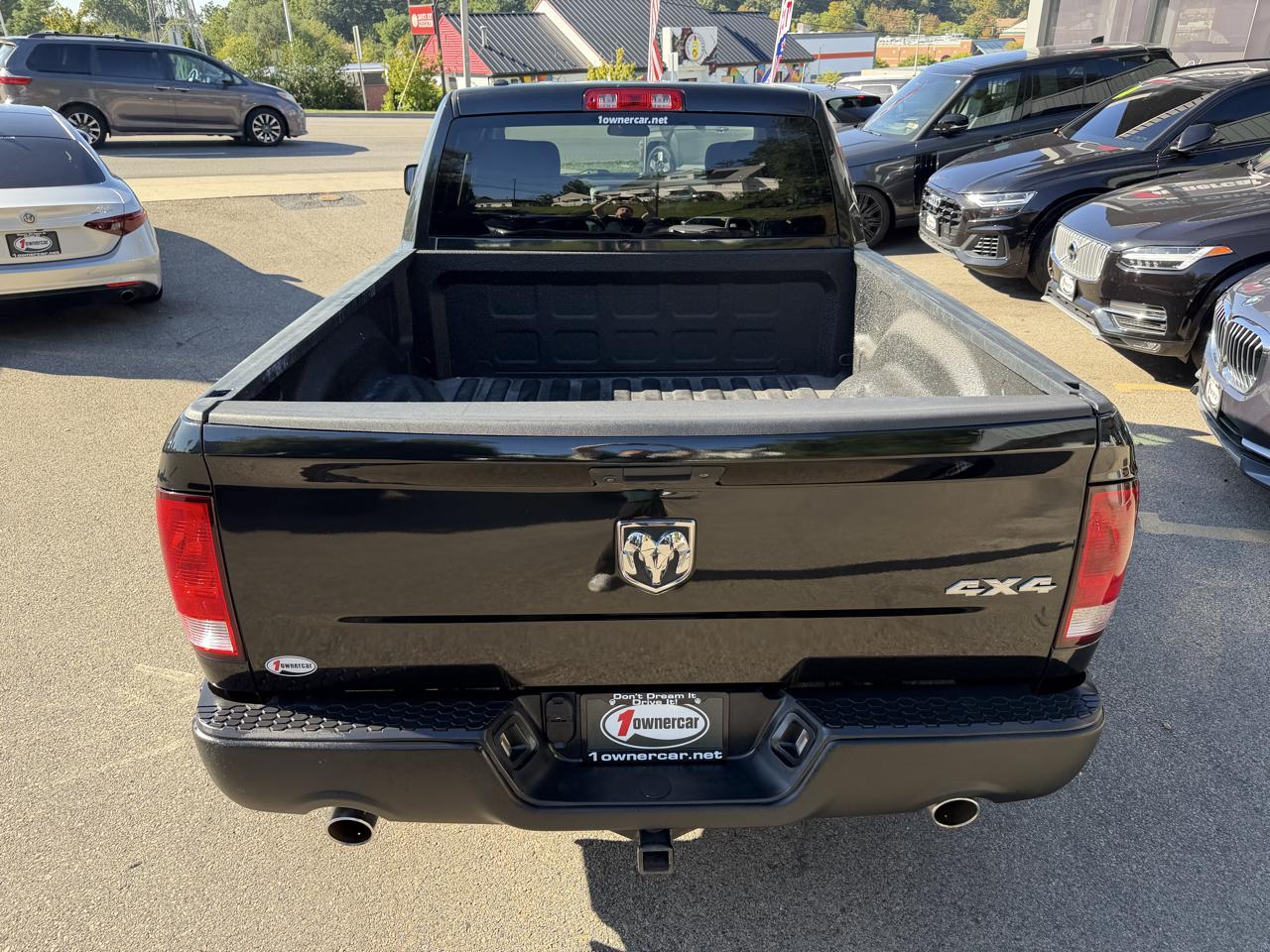 RAM 1500 Express 4x4 Quad Cab 6'4" Box 2017