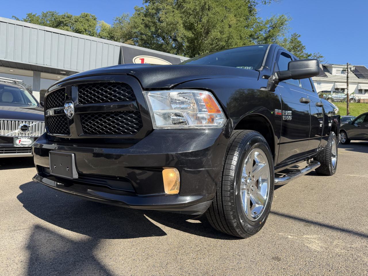 RAM 1500 Express 4x4 Quad Cab 6'4" Box 2017