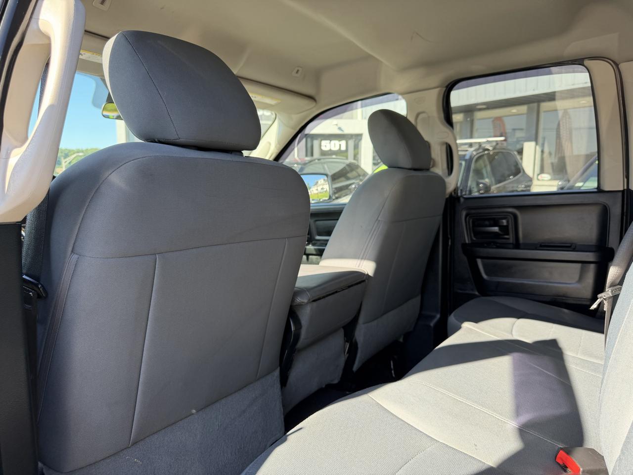 RAM 1500 Express 4x4 Quad Cab 6'4" Box 2017