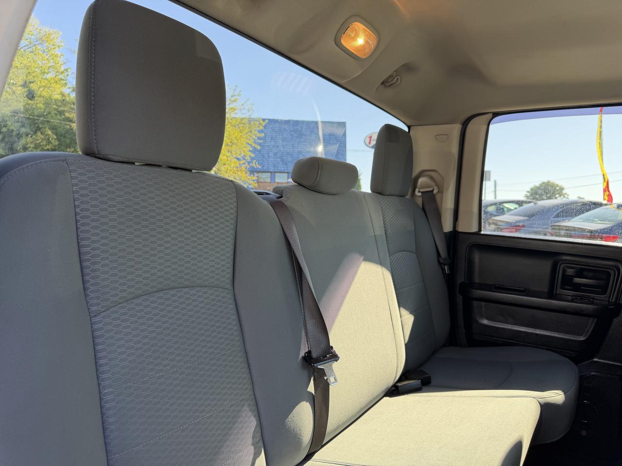 RAM 1500 Express 4x4 Quad Cab 6'4" Box 2017