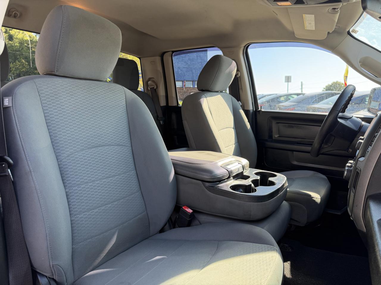 RAM 1500 Express 4x4 Quad Cab 6'4" Box 2017