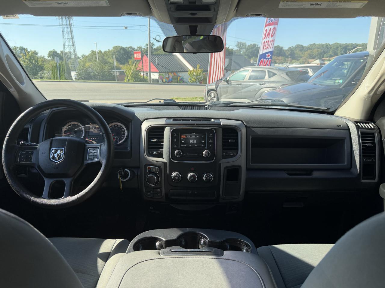 RAM 1500 Express 4x4 Quad Cab 6'4" Box 2017