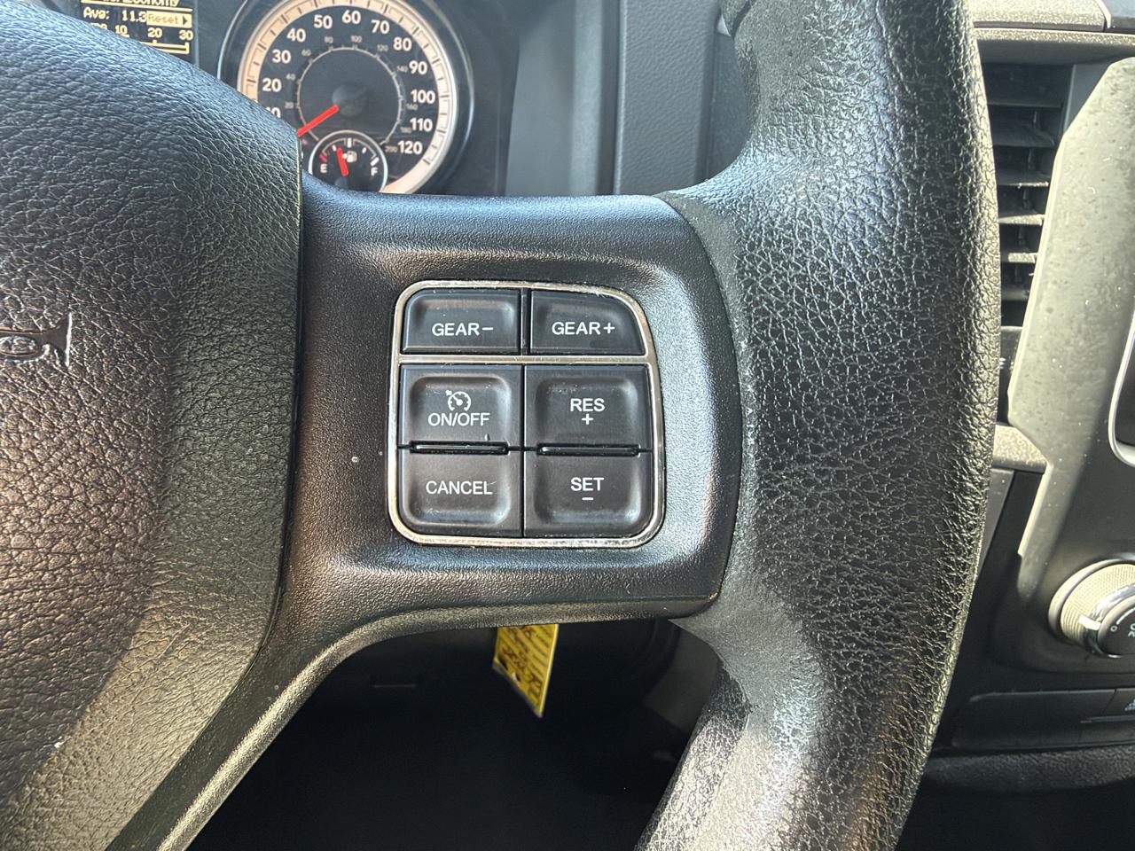 RAM 1500 Express 4x4 Quad Cab 6'4" Box 2017
