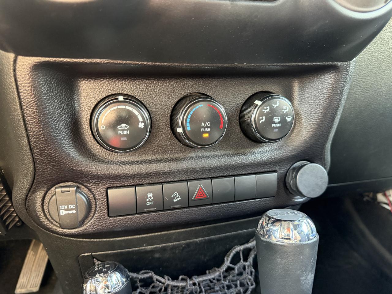 Jeep Wrangler Unlimited 4WD 4dr Sport 2015