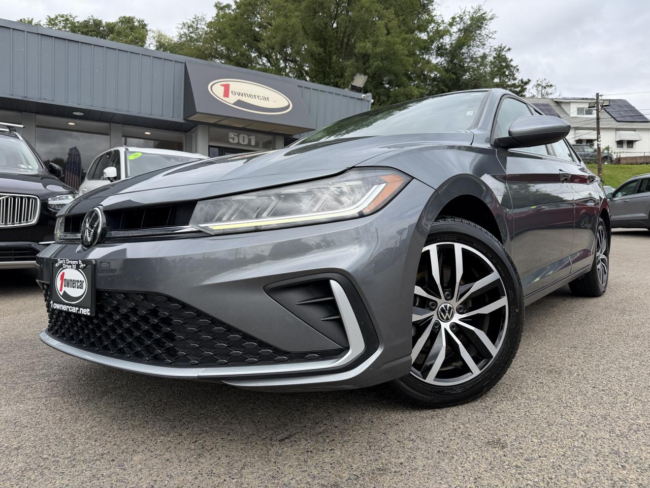 Volkswagen Jetta SE Auto 2025