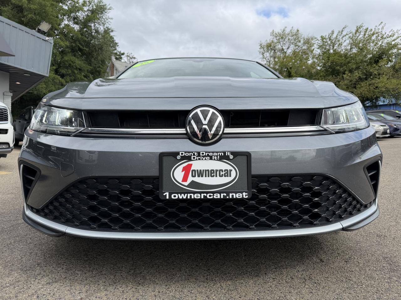 Volkswagen Jetta SE Auto 2025
