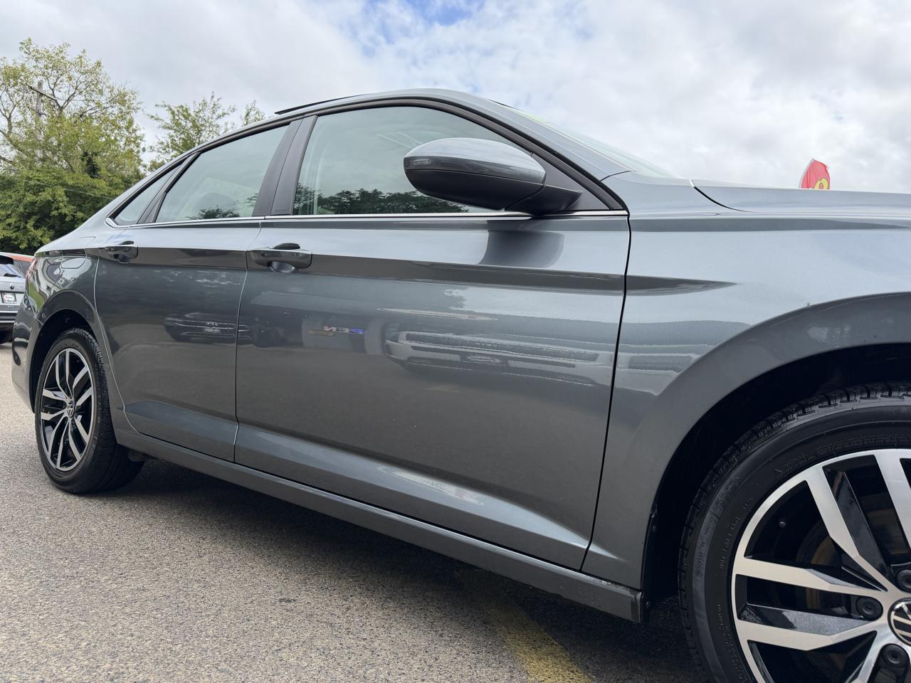 Volkswagen Jetta SE Auto 2025